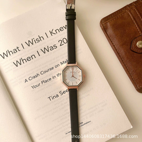 Wholesale Girl's Alloy Heart Casual Quartz Watch With Ordinary Glass Mirror