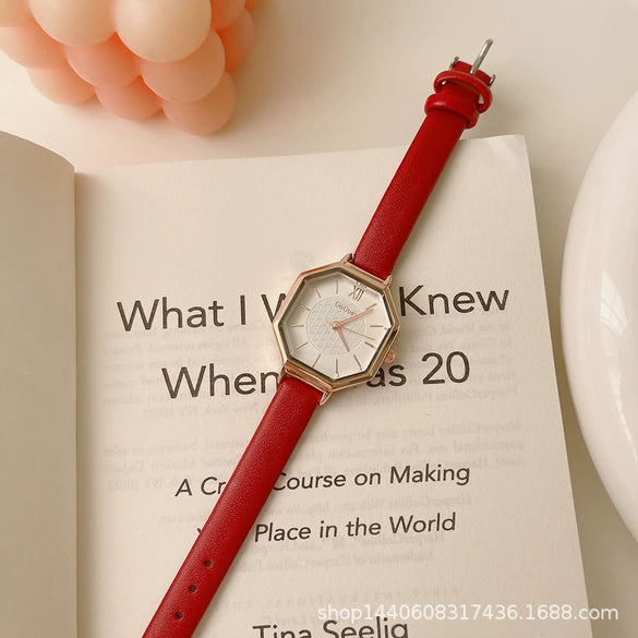 Wholesale Girl's Alloy Heart Casual Quartz Watch With Ordinary Glass Mirror
