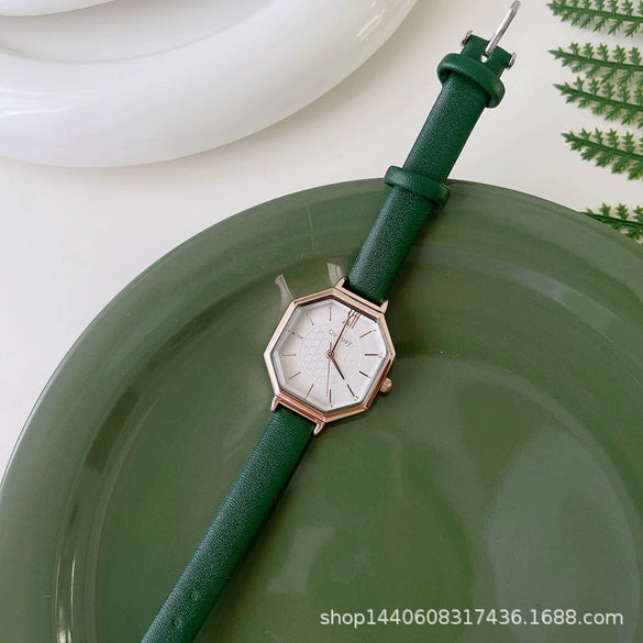 Wholesale Girl's Alloy Heart Casual Quartz Watch With Ordinary Glass Mirror