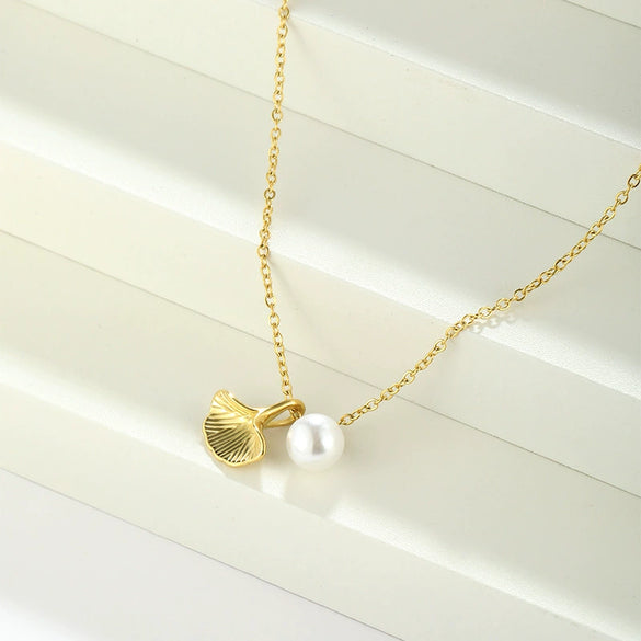 Wholesale Gold Plated Geometric Stainless Steel Pendant Necklace For Girls