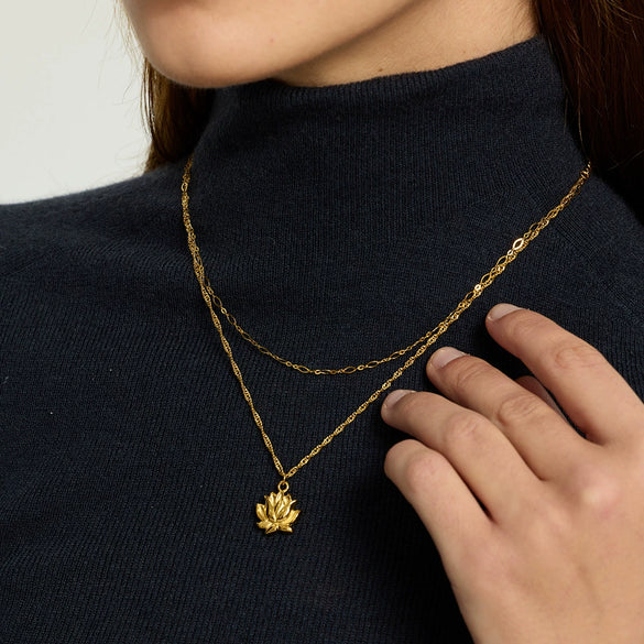Wholesale Gold Plated Stainless Steel Flower Shape Pendant Necklace For Women