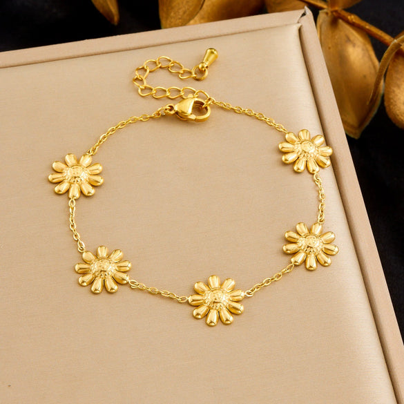 Wholesale Goldplated Stainless Steel Flower Patterned Bracelet For Women