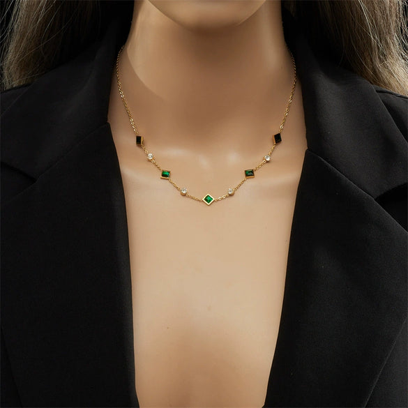 Wholesale Goldplated Titanium Steel Square Clavicle Chain Necklace With Emerald Inlaid Rhinestones Geometric Design Electroplated Accessories