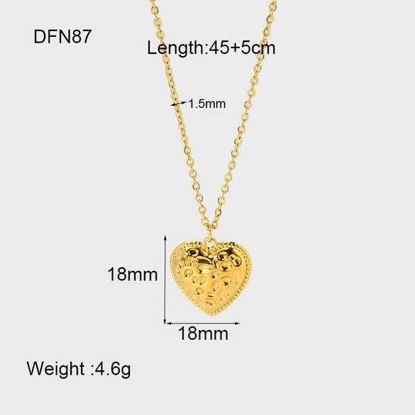 Wholesale Hammered Geometric Heart Pendant Electroplated 18K Gold Stainless Steel And Titanium Steel Necklace Unisex