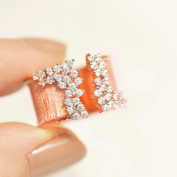 Wholesale Hand Jewelry Unisex Copper Ring With Micropaved Zircon And Geometric Design Goldplated