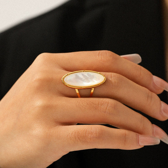 Wholesale Handdecorated Electroplated Geometric Stainless Steel Oval Ring With Natural White Shell For Women