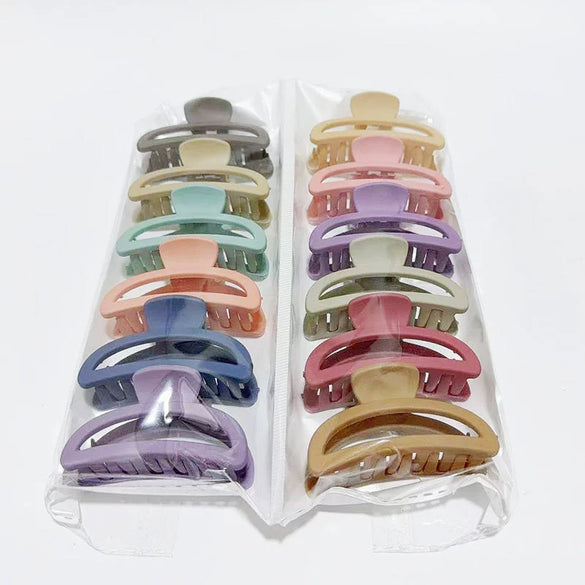 Wholesale Handmade Acrylic Hair Gratching Clip With Letters Numbers Text Style For Women