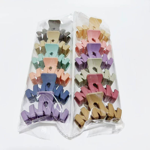 Wholesale Handmade Acrylic Hair Gratching Clip With Letters Numbers Text Style For Women
