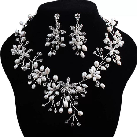 Wholesale Handmade Alloy Jewelry Set With Plant Flowers Pattern For Women Necklace And Earrings
