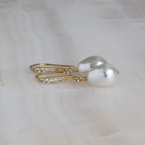 Wholesale Handmade Copper Freshwater Pearl Ear Hook Earrings With Diamonds Natural Style