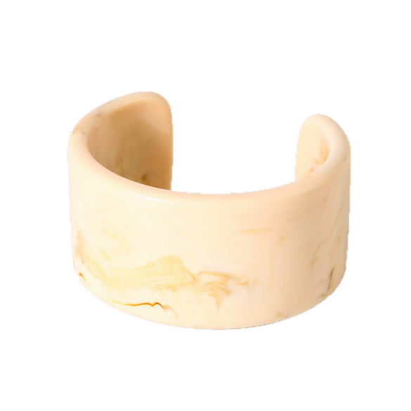 Wholesale Handmade Geometric Retro Offwhite Textured Wide Open Resin Bracelet Jewelry For Women