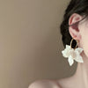 Wholesale Handmade Resin And Plastic Silver Needle Flower Earrings With Elegant Retro Design For Women