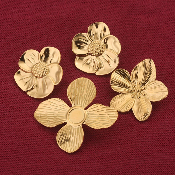 Wholesale Handmade Stainless Steel Hollow Flower Pattern Hanging Earrings Accessories With Electroplating