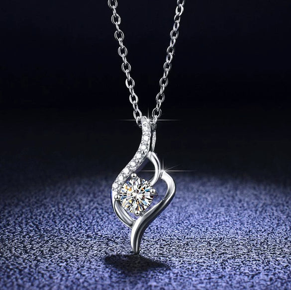 Wholesale Heart Shaped Cow Head Pendant Necklace With Little Red Riding Book Quick Hand Shake Voice 1 Karat Moissanite Silver And White Copper Plated Platinum