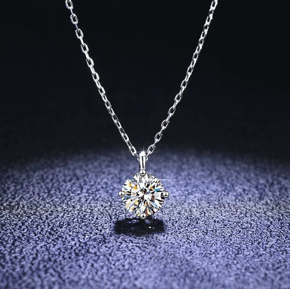 Wholesale Heart Shaped Cow Head Pendant Necklace With Little Red Riding Book Quick Hand Shake Voice 1 Karat Moissanite Silver And White Copper Plated Platinum