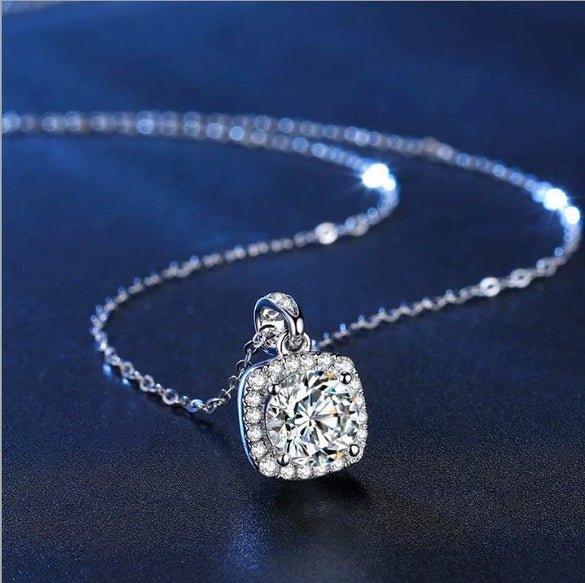 Wholesale Heart Shaped Cow Head Pendant Necklace With Little Red Riding Book Quick Hand Shake Voice 1 Karat Moissanite Silver And White Copper Plated Platinum