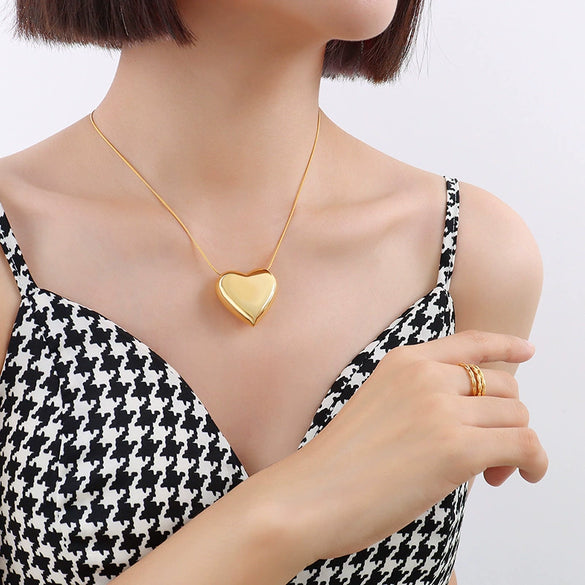 Wholesale Heart Shaped 316L Stainless Steel Clavicle Chain Necklace For Women With Electroplating And Geometric Design