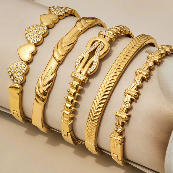 Wholesale Heartshaped Geometric Stainless Steel Electroplated Bee Bracelet With Zircon Inlay Jewelry Accessory
