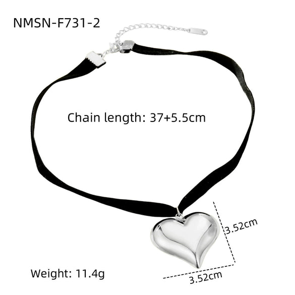 Wholesale Heartshaped Geometric Stainless Steel Fashion Simple Clavicle Necklace For Women With Electroplating