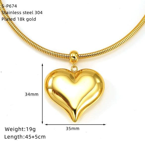 Wholesale Heartshaped Hollow Goldplated Titanium Steel Pendant Necklace For Women
