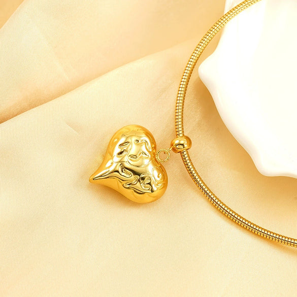 Wholesale Heartshaped Hollow Goldplated Titanium Steel Pendant Necklace For Women