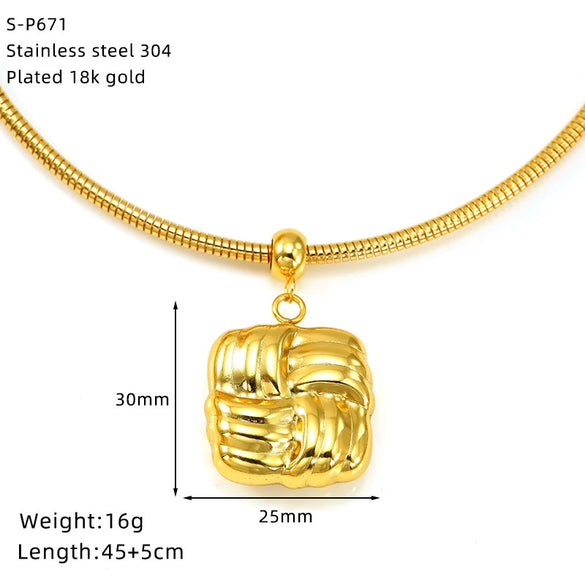 Wholesale Heartshaped Hollow Goldplated Titanium Steel Pendant Necklace For Women
