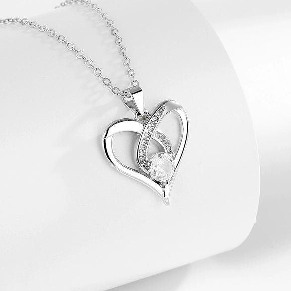 Wholesale Heartshaped Necklace S925 Sterling Silver Light Luxury Style