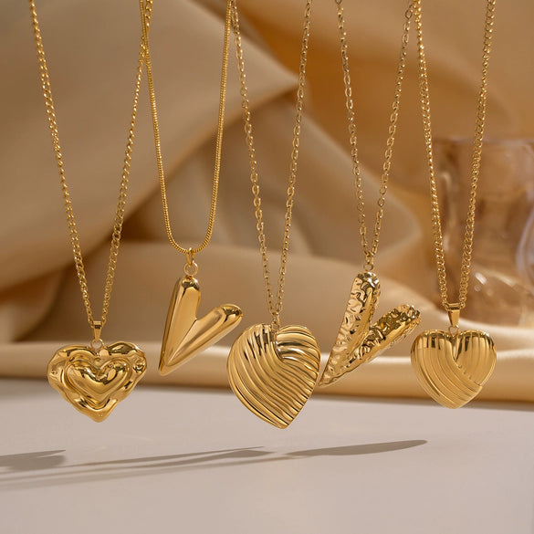 Wholesale Heartshaped Pendant Necklace For Women Stainless Steel 18K Real Gold Plated With Pvd Furnace Vacuum Real Gold Plating