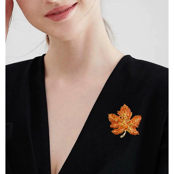 Wholesale Heavy Industry Style Zinc Alloy Maple Leaf Brooch Electroplated Unisex Accessories