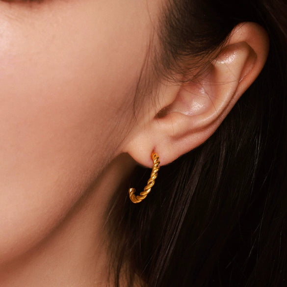 Wholesale Hemp Pattern C Shaped Titanium Steel Earrings With Electroplating Treatment For Women