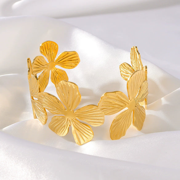Wholesale High End Exaggerated Personality Flower Petal 18K Titanium Steel Bracelet With Electroplating For Women