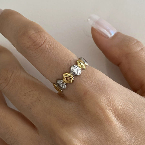 Wholesale High Fashion Quiet Design Stainless Steel Ring With Geometric Pattern And Electroplating Process For Women