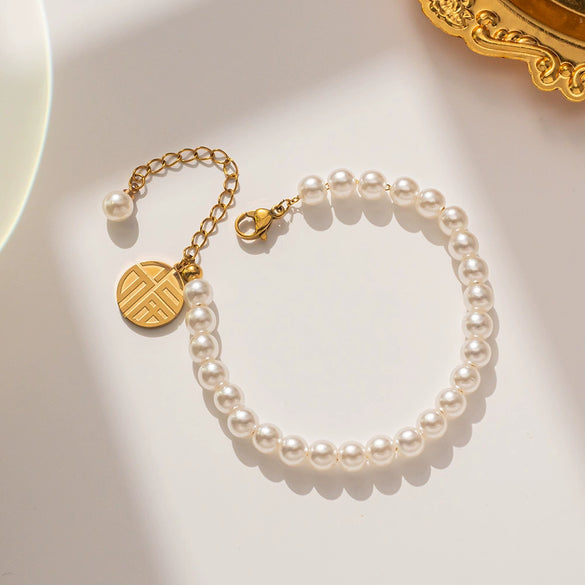 Wholesale High Grade Fancy Pearl Bracelet In Light Luxury Niche Elegant Style Made Of Titanium Steel With Geometric Pattern And Electroplating Treatment