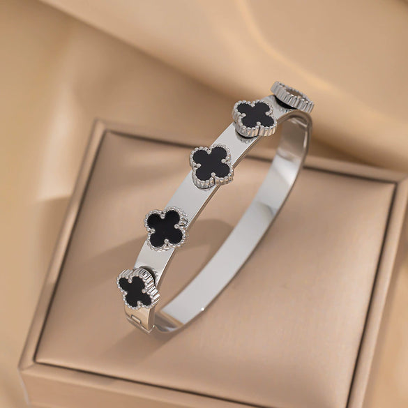 Wholesale High Quality Stainless Steel Fourleaf Clover Women's Bracelet With Goldplated Electroplating Treatment