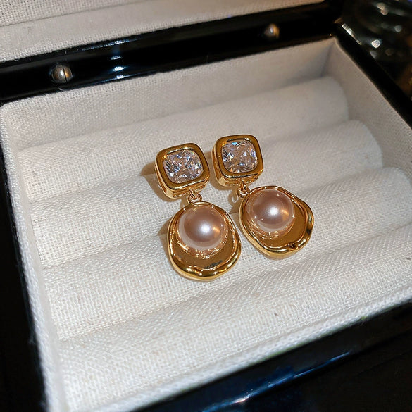 Wholesale Highend Feel Geometric Pearl Zircon Earrings With Electroplating