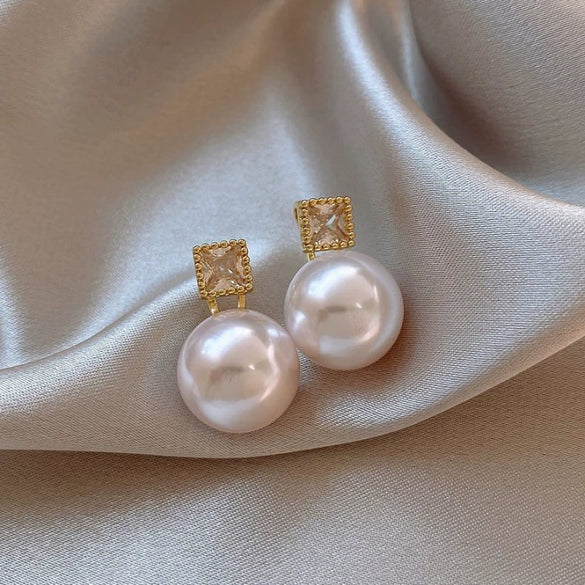Wholesale Highend Feel Geometric Pearl Zircon Earrings With Electroplating