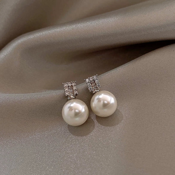 Wholesale Highend Feel Geometric Pearl Zircon Earrings With Electroplating