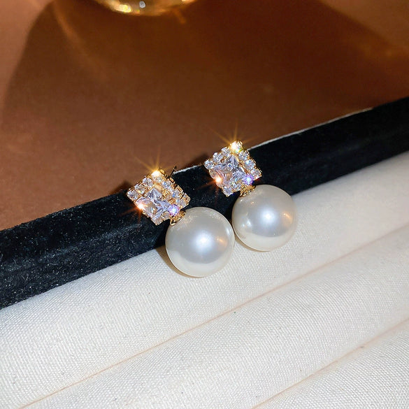 Wholesale Highend Feel Geometric Pearl Zircon Earrings With Electroplating
