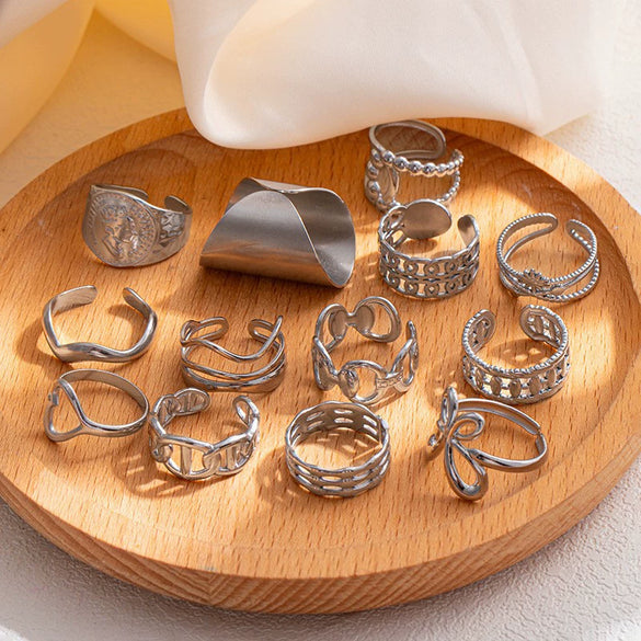 Wholesale Highend Heart Titanium Steel Hollow Ring With Butterfly And Cylindrical Splicing Electroplated Unisex