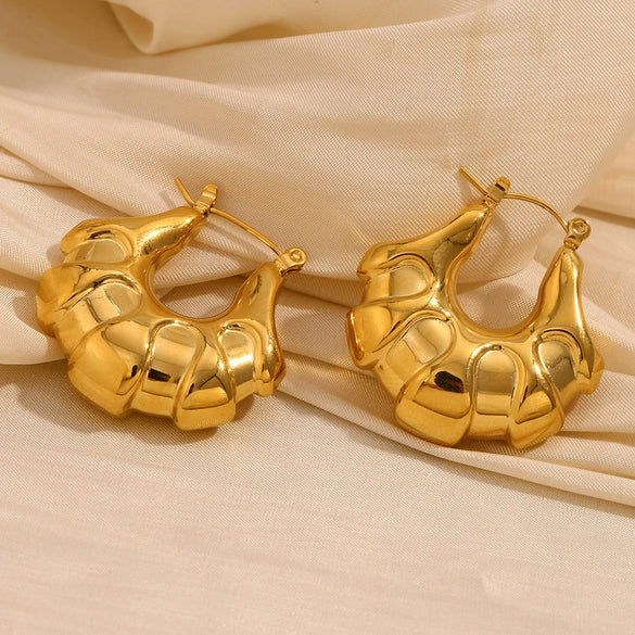 Wholesale Highend Retro Ear Jewelry Stainless Steel 18K Gold Plated Pocketshaped Geometric Threedimensional Hollow Earrings For Women