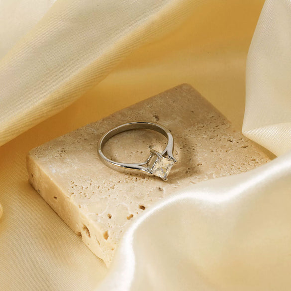Wholesale Highend Rings For Couples Alloy Zircon Inlay Flower Style