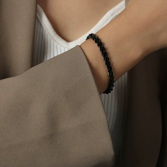 Wholesale Hip Hop Exquisite Temperament Women's Titanium Steel Bracelet With Horizontal Pattern And Electroplating Treatment