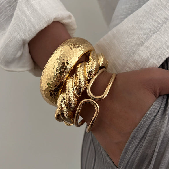 Wholesale Hip Hop Style Exaggerated Irregular Alloy Hammer Bracelet With Electroplating Processing