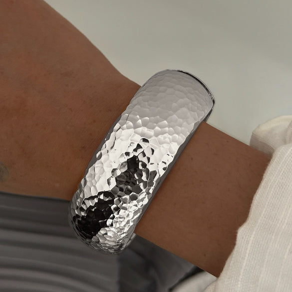 Wholesale Hip Hop Style Exaggerated Irregular Alloy Hammer Bracelet With Electroplating Processing