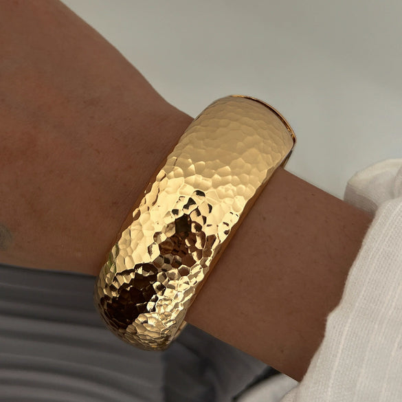 Wholesale Hip Hop Style Exaggerated Irregular Alloy Hammer Bracelet With Electroplating Processing