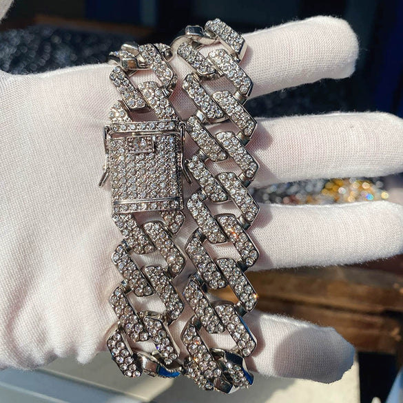 Wholesale Hiphop Style Square Cuban Chain Necklace For Men Made Of Alloy With Diamond Treatment And Geometric Design