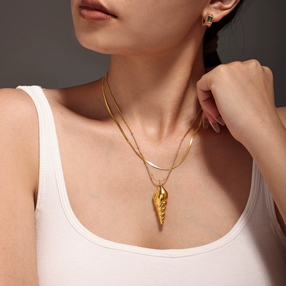 Wholesale Hollow Conch Pendant Double Layer Stacked Necklace In Stainless Steel With Geometric Pattern And Electroplating Treatment For Women