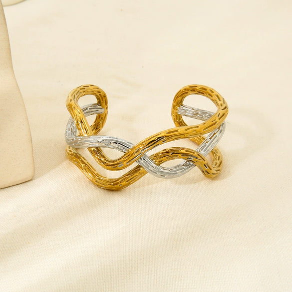 Wholesale Hollow Wave Pattern 18K Gold Plated Stainless Steel Open Bracelet For Women