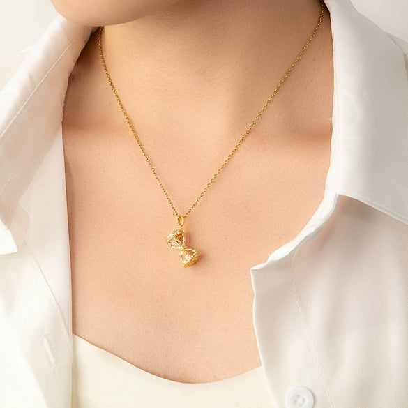 Wholesale Hourglass Zircon Titanium Steel Necklace With Fashionable Elegant Design 18K Gold Plated Electroplated Clavicle Chain