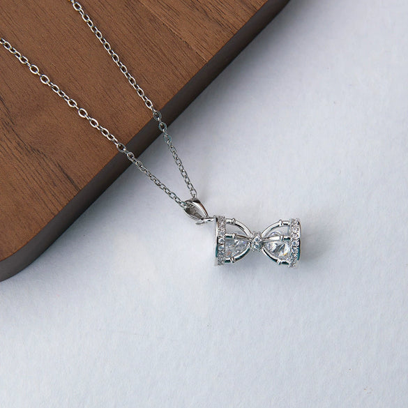 Wholesale Hourglass Zircon Titanium Steel Necklace With Fashionable Elegant Design 18K Gold Plated Electroplated Clavicle Chain